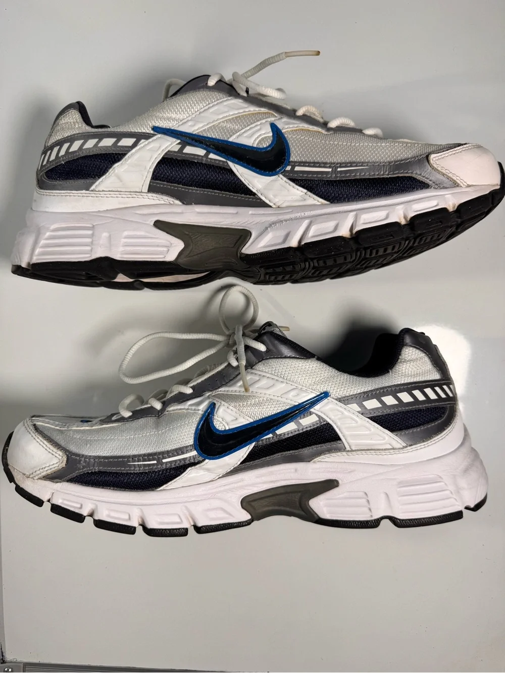 Nike Initiator Mens11.5 White Metallic Grey Obsisian Blue Running Shoes